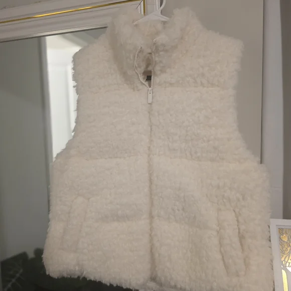 Universal Thread Cream Fleece Vest - Picture 5 of 5